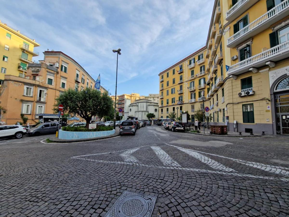 Appartement Wanda Bleisure à Naples Extérieur photo