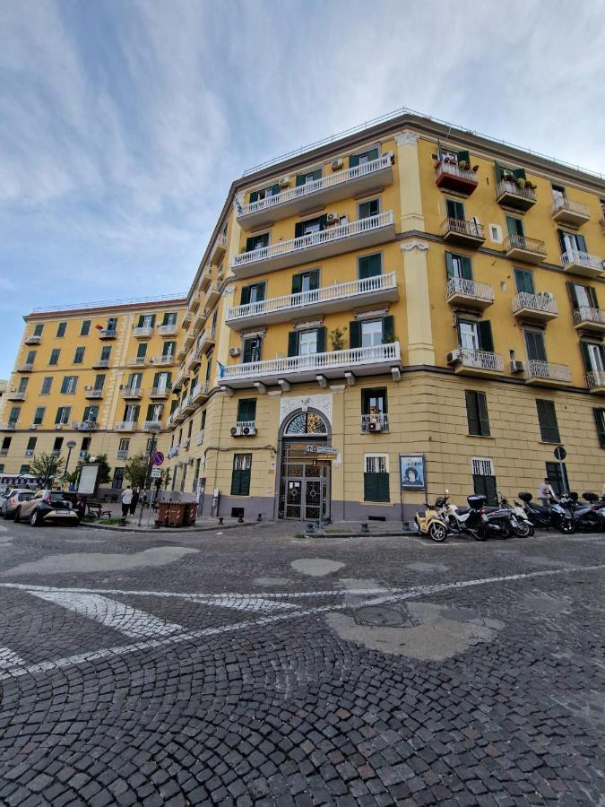 Appartement Wanda Bleisure à Naples Extérieur photo